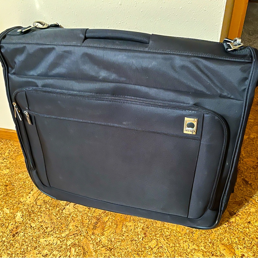 Delsey Traveling Garment Bag